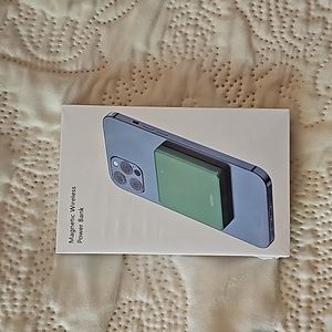 Magnetic Wireless Power Bank New and Sealed in Box